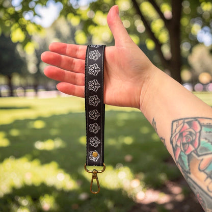 Roc Flower Wristlet Strap